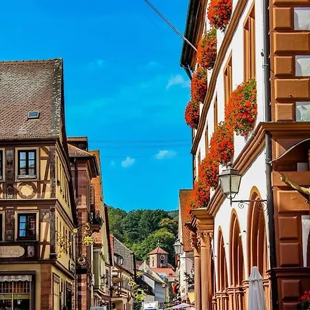 Modernes Am Schloss, Ruhig & Zentral In *